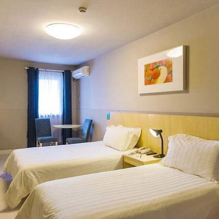 Jinjiang Inn - Shanghai Everbright Convention & Exhibition Center Екстер'єр фото
