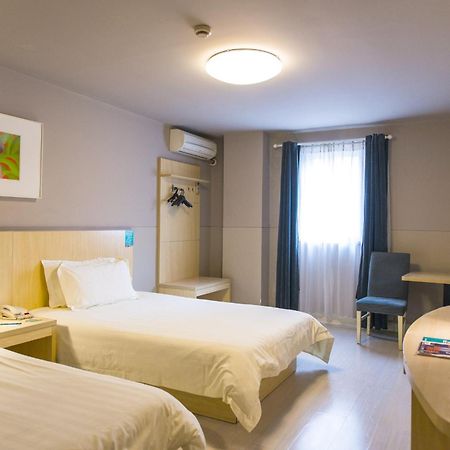 Jinjiang Inn - Shanghai Everbright Convention & Exhibition Center Екстер'єр фото