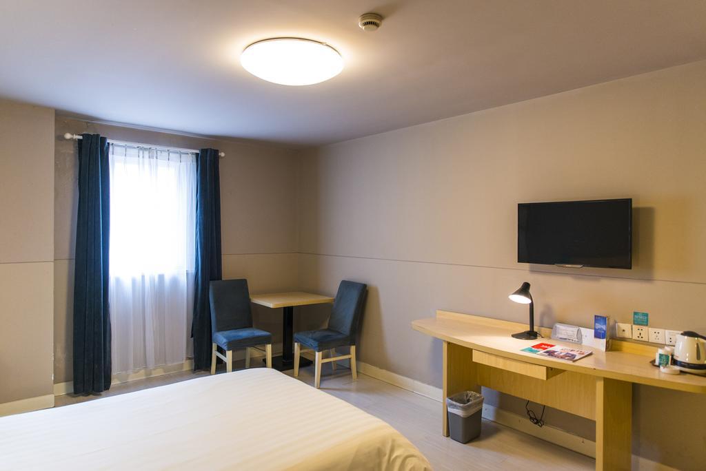 Jinjiang Inn - Shanghai Everbright Convention & Exhibition Center Екстер'єр фото