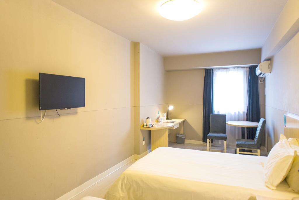 Jinjiang Inn - Shanghai Everbright Convention & Exhibition Center Екстер'єр фото