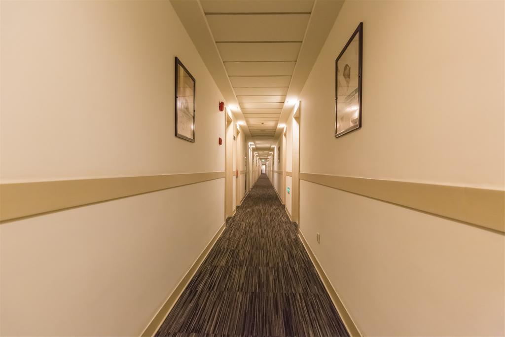 Jinjiang Inn - Shanghai Everbright Convention & Exhibition Center Екстер'єр фото