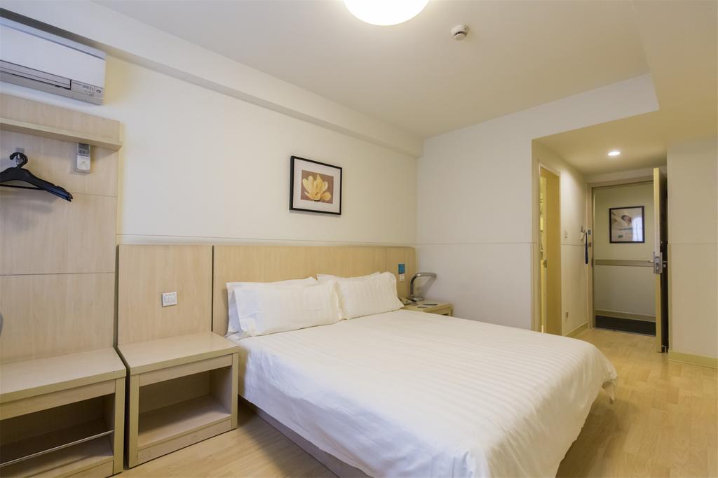 Jinjiang Inn - Shanghai Everbright Convention & Exhibition Center Екстер'єр фото